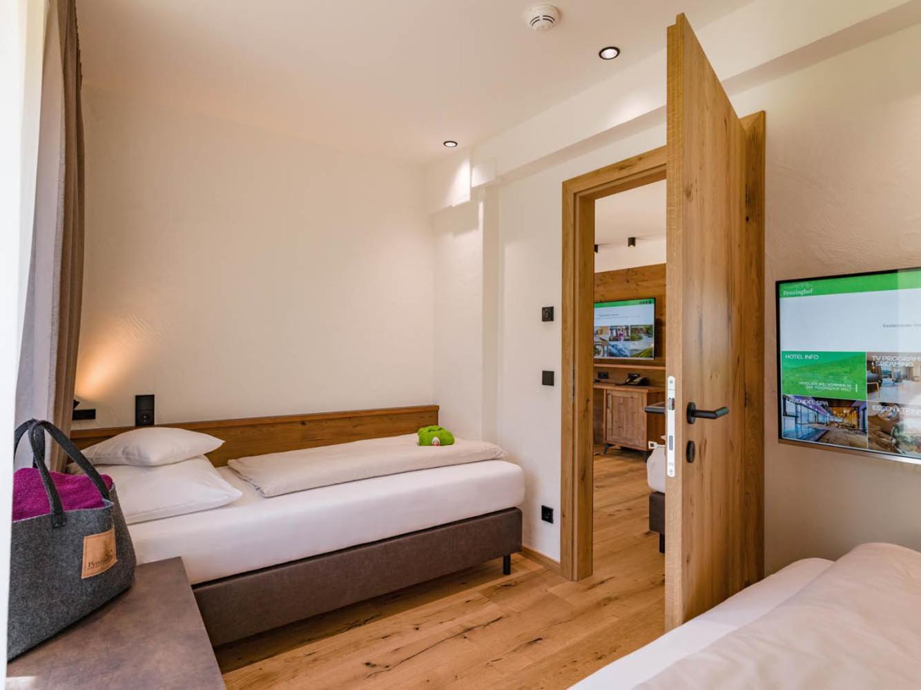 Hotel Penzinghof Oberndorf in Tirol Exterior foto